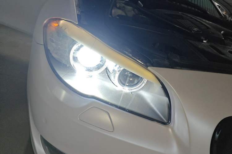 Used BMW 5 Series 2011 528Li Leading Model Right Front Headlight