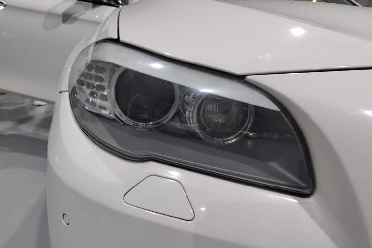 Used BMW 5 Series 2011 535i Sport Edition Right Front Headlight