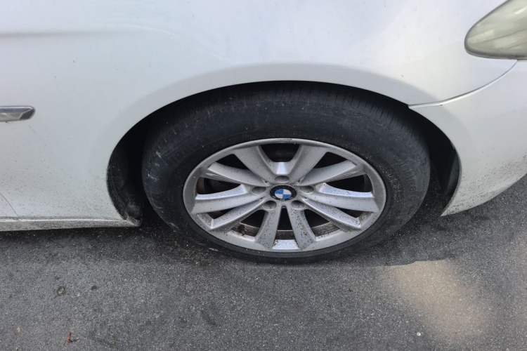 Used BMW 5 Series 2011 520Li Elegant Model Right Front Wheel Hub