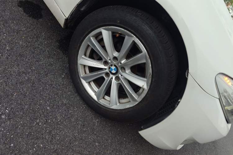 Used BMW 5 Series 2011 523Li Luxury Model Right Front Wheel Hub