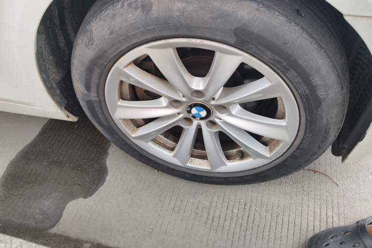 Used BMW 5 Series 2011 523Li Leading Model Right Front Wheel Hub