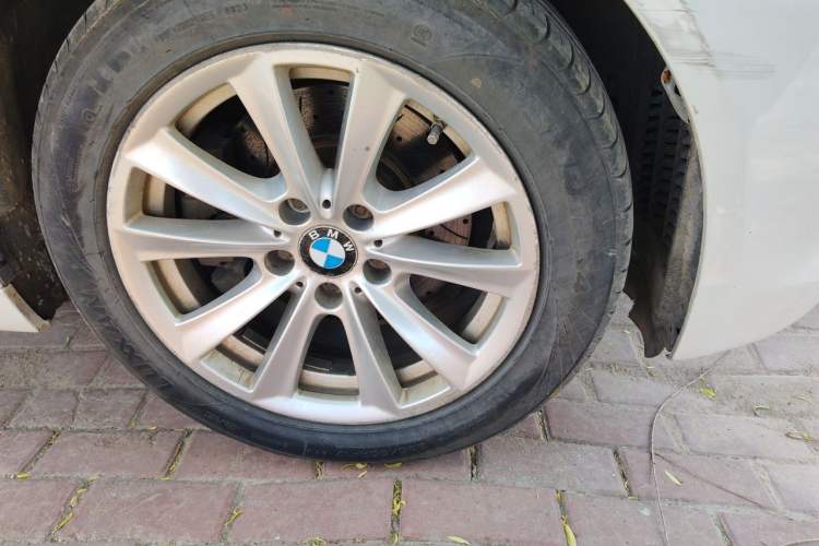Used BMW 5 Series 2011 523Li Leading Model Right Front Wheel Hub