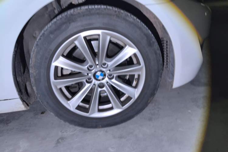 Used BMW 5 Series 2011 523Li Luxury Model Right Front Wheel Hub