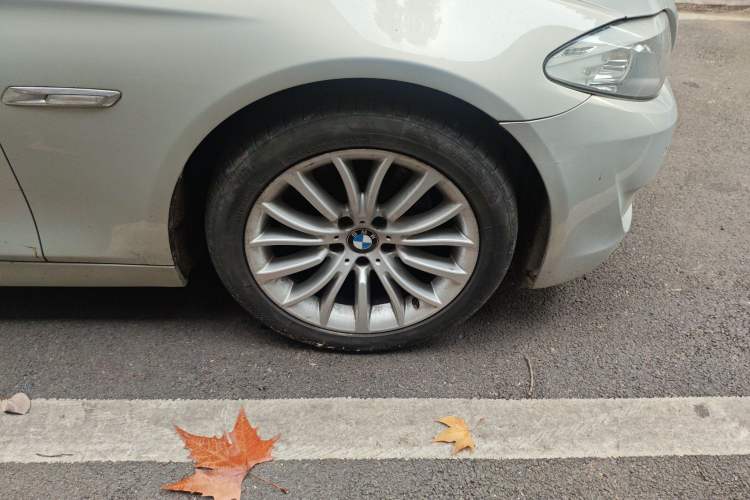 Used BMW 5 Series 2011 528Li Leading Model Right Front Wheel Hub