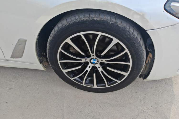 Used BMW 5 Series 2011 523Li Luxury Model Right Front Wheel Hub