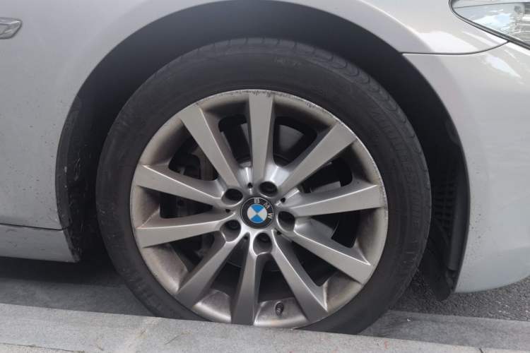 Used BMW 5 Series 2011 535Li Leading Model Right Front Wheel Hub