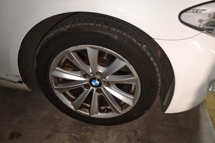 Used BMW 5 Series 2011 523Li Luxury Model Right Front Wheel Hub