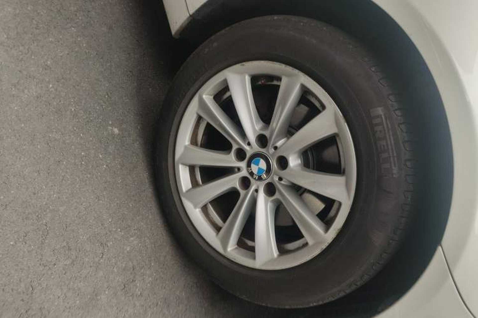 Used BMW 5 Series 2011 523i Leading Model Right Front Wheel Hub