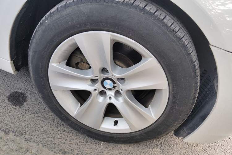 Used BMW 5 Series 2011 528Li Leading Model Right Front Wheel Hub
