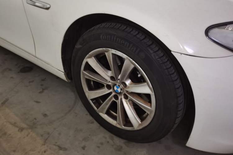 Used BMW 5 Series 2011 523i Leading Model Right Front Wheel Hub