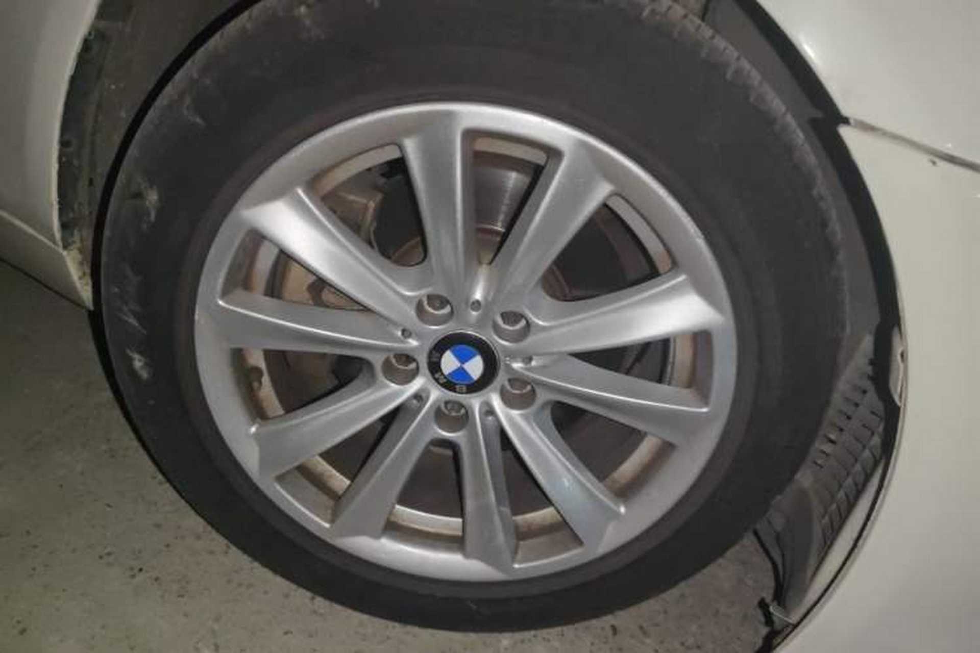 Used BMW 5 Series 2011 520Li Elegant Model Right Front Wheel Hub