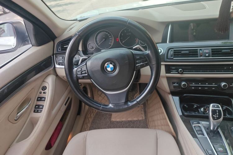 Used BMW 5 Series 2011 535Li Leading Model Steering Wheel