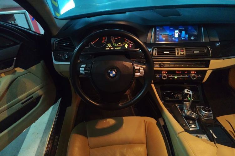 Used BMW 5 Series 2011 523Li Leading Model Steering Wheel