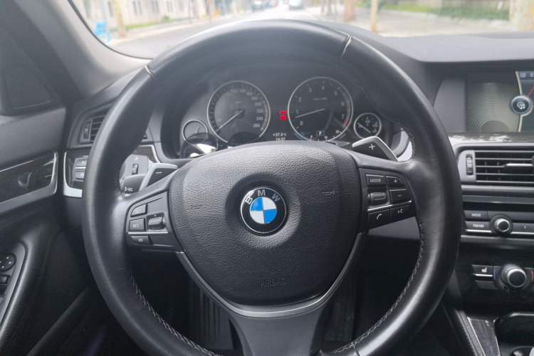 Used BMW 5 Series 2011 535Li Leading Model Steering Wheel