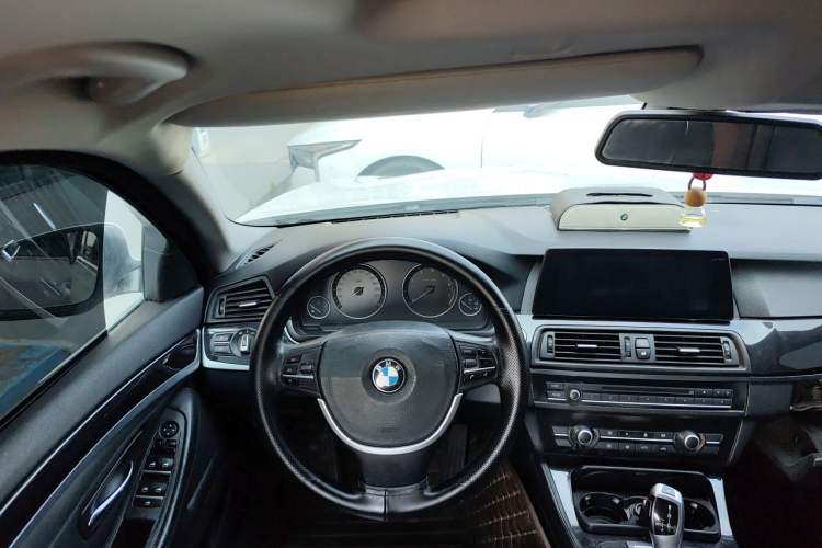 Used BMW 5 Series 2011 520Li Elegant Model Steering Wheel