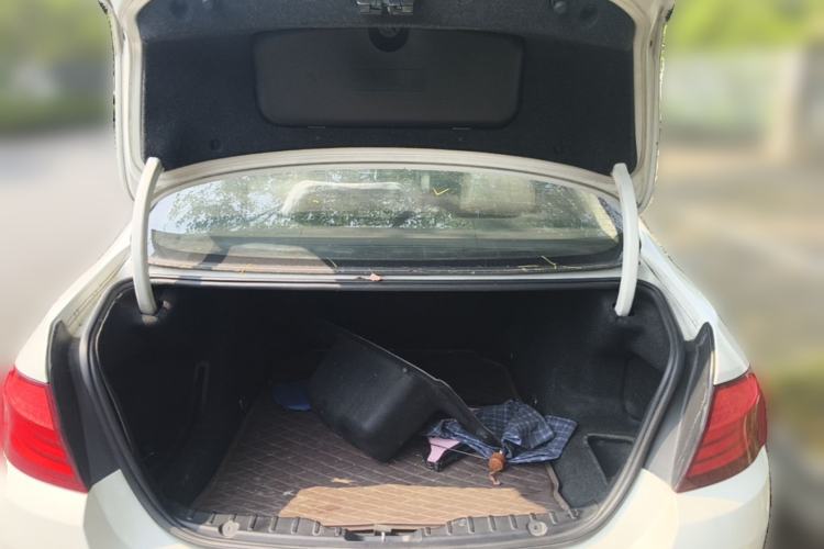 Used BMW 5 Series 2011 523Li Leading Model Trunk