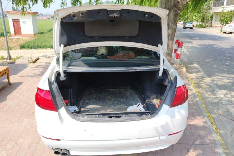 Used BMW 5 Series 2011 523Li Leading Model Trunk