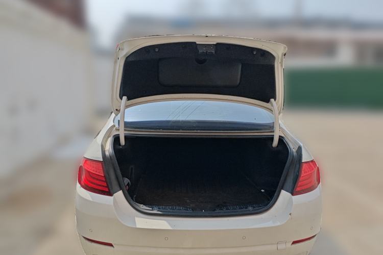 Used BMW 5 Series 2011 523Li Leading Model Trunk