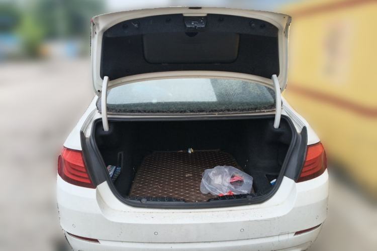Used BMW 5 Series 2011 523Li Leading Model Trunk