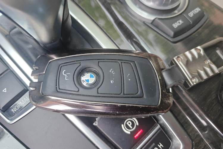 Used BMW 5 Series 2011 535Li Leading Model Vehicle Key