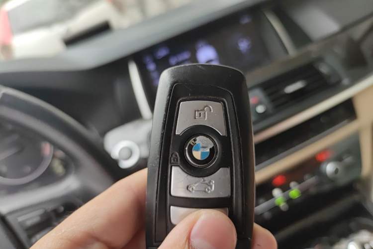 Used BMW 5 Series 2011 523Li Leading Model Vehicle Key