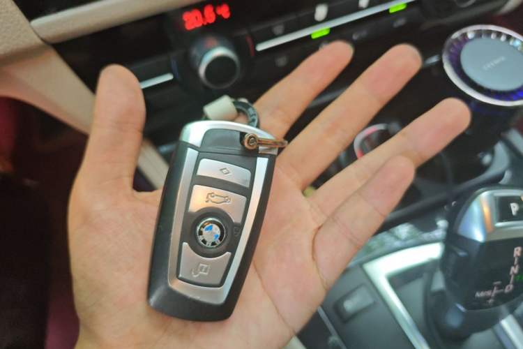 Used BMW 5 Series 2011 520Li Elegant Model Vehicle Key