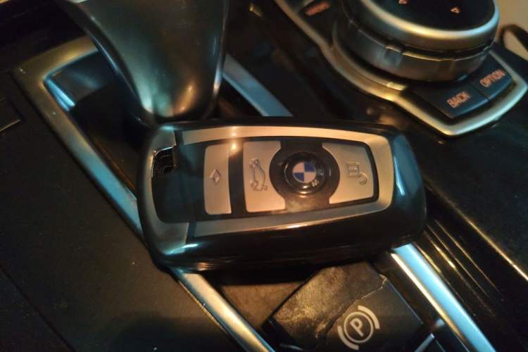 Used BMW 5 Series 2011 523Li Leading Model Vehicle Key