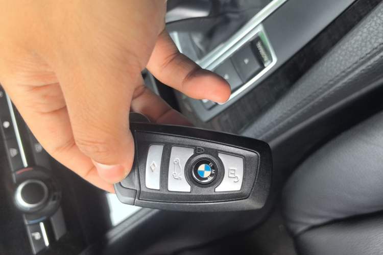 Used BMW 5 Series 2011 535Li Leading Model Vehicle Key