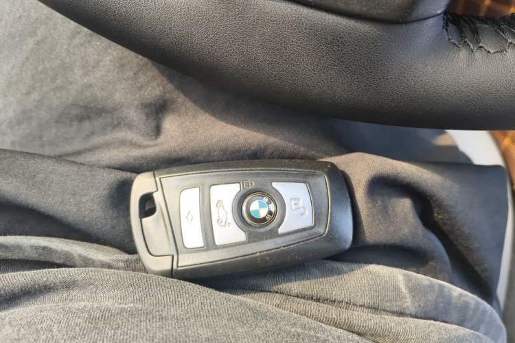 Used BMW 5 Series 2011 535i Sport Edition Vehicle Key