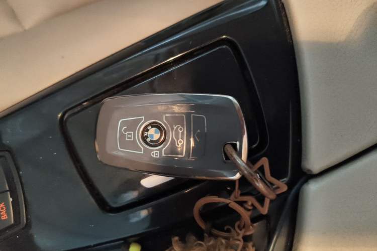 Used BMW 5 Series 2011 523Li Leading Model Vehicle Key