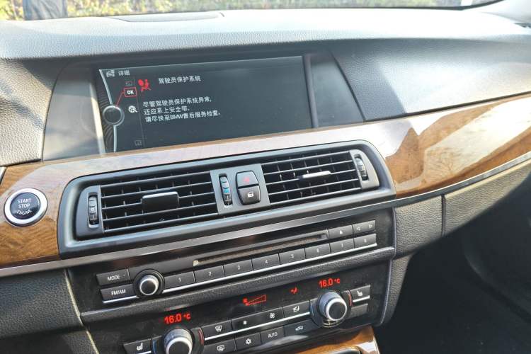 Used BMW 5 Series 2011 528Li Luxury Model Audio And AC Panel