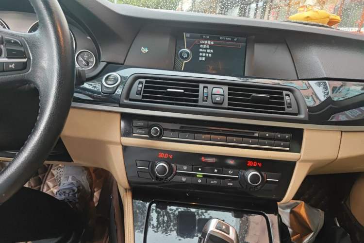 Used BMW 5 Series 2011 520Li Elegant Model Audio And AC Panel