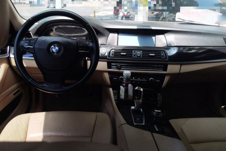 Used BMW 5 Series 2011 520Li Elegant Model Center Console