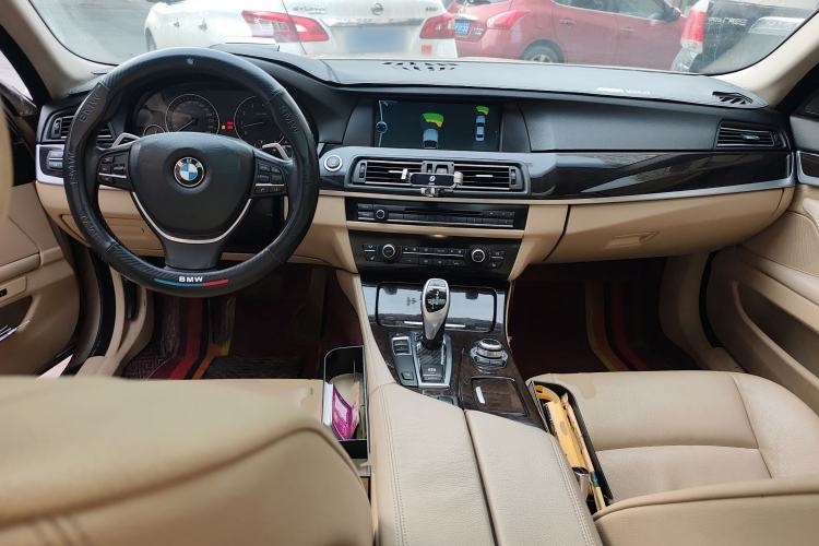 Used BMW 5 Series 2011 535i Sport Edition Center Console