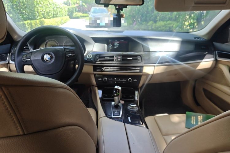 Used BMW 5 Series 2011 523Li Leading Model Center Console