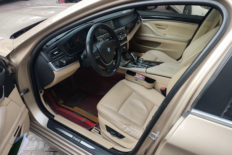 Used BMW 5 Series 2011 535i Sport Edition Driver Seat