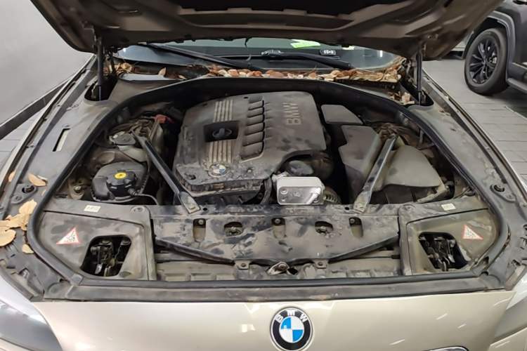 Used BMW 5 Series 2011 523Li Leading Model Engine Bay