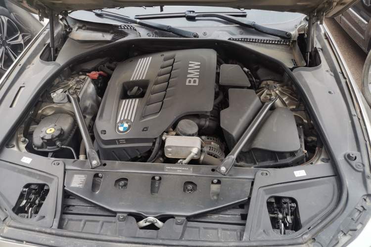 Used BMW 5 Series 2011 523Li Luxury Model Engine Bay