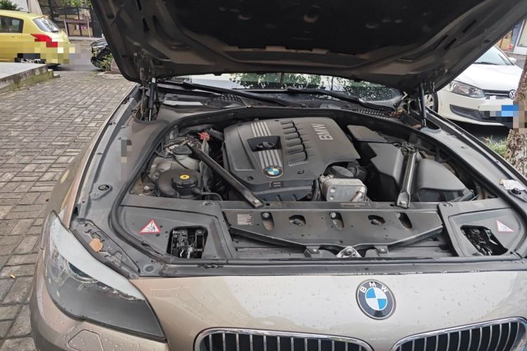 Used BMW 5 Series 2011 520Li Elegant Model Engine Bay Right