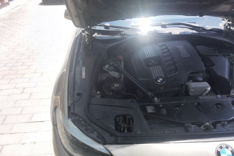 Used BMW 5 Series 2011 520Li Elegant Model Engine Bay Right
