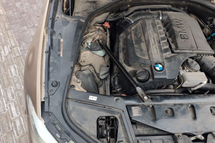 Used BMW 5 Series 2011 535i Sport Edition Engine Bay Right
