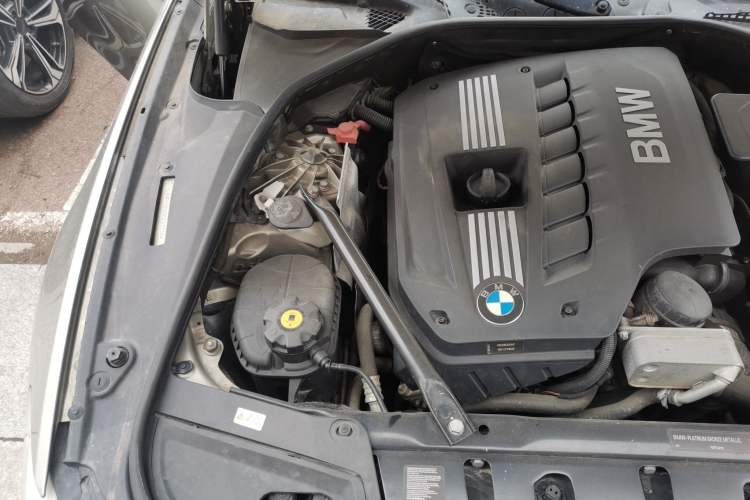 Used BMW 5 Series 2011 523Li Luxury Model Engine Bay Right