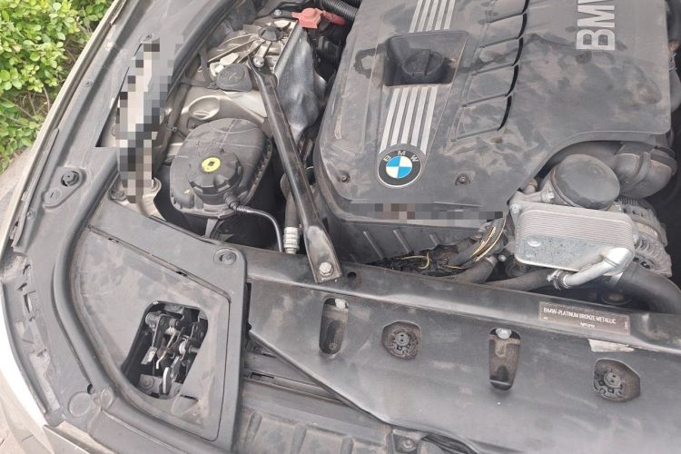 Used BMW 5 Series 2011 520Li Elegant Model Engine Bay Right