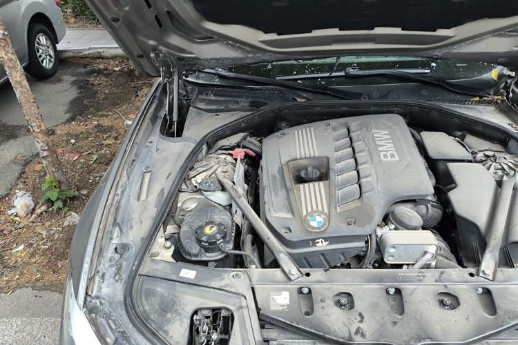 Used BMW 5 Series 2011 523Li Luxury Model Engine Bay Right
