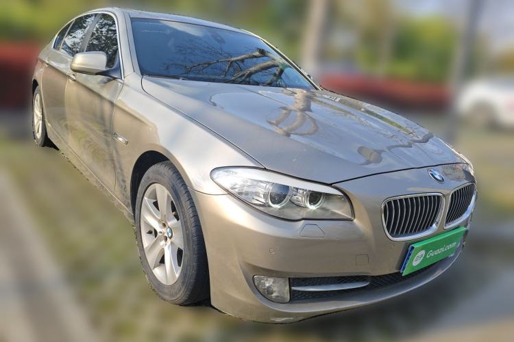 Used BMW 5 Series 2011 528Li Luxury Model Front Right 45 Deg