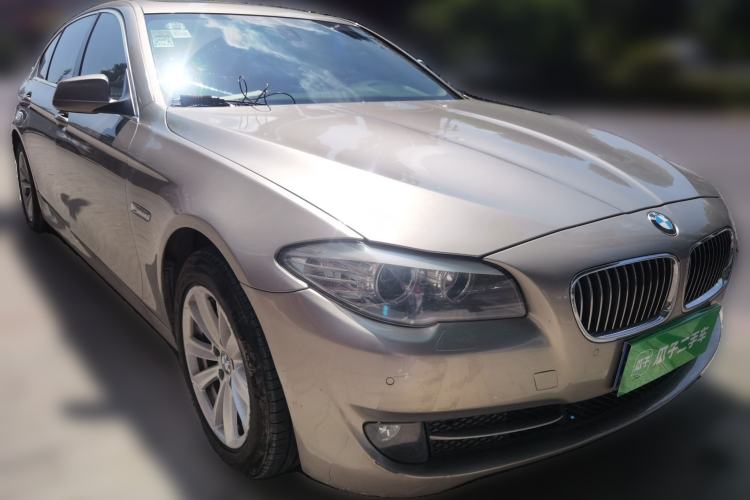 Used BMW 5 Series 2011 520Li Elegant Model Front Right 45 Deg