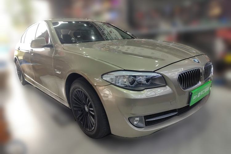 Used BMW 5 Series 2011 528Li Leading Model Front Right 45 Deg