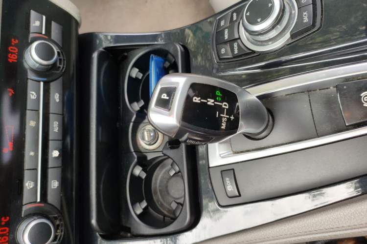 Used BMW 5 Series 2011 523Li Leading Model Gear Lever