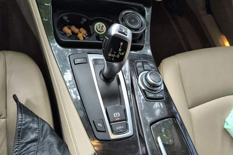 Used BMW 5 Series 2011 523Li Luxury Model Gear Lever