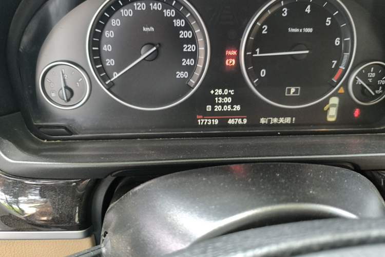 Used BMW 5 Series 2011 523Li Luxury Model Odometer Close Up